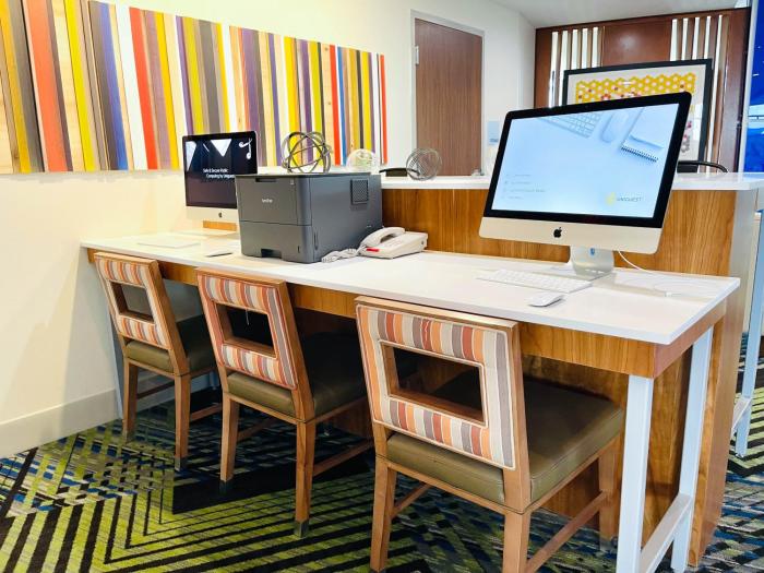holiday inn express and suites blythe