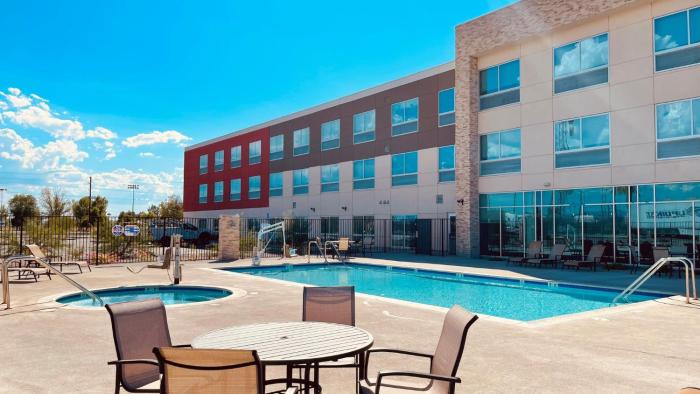 holiday inn express and suites blythe