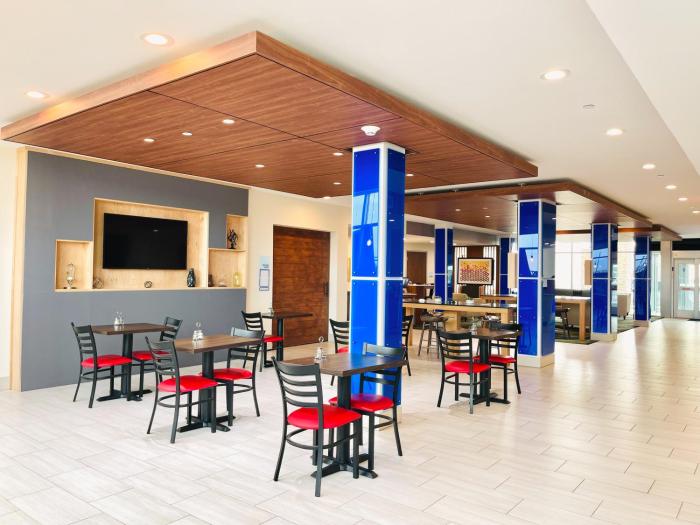 holiday inn express and suites blythe