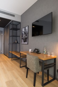 mk hotel tirana