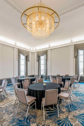 hotel elkhart tapestry collection by hilton