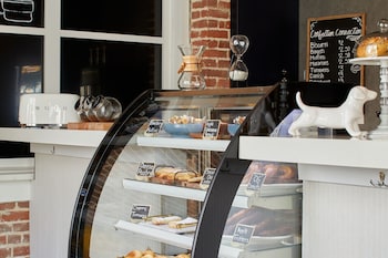 aloft wilmington at coastline center