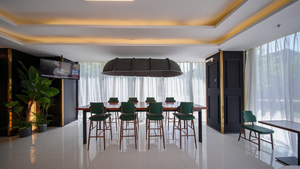 holiday inn express beijing shijingshan lakeview an ihg hotel
