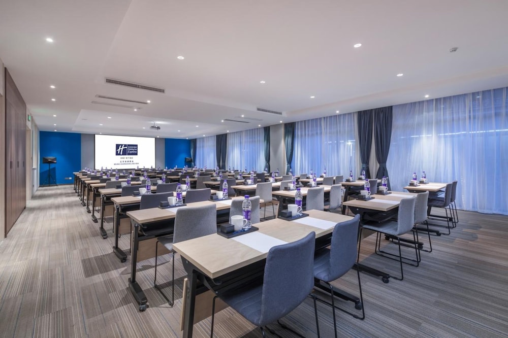 holiday inn express beijing shijingshan lakeview an ihg hotel