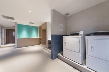Holiday Inn Express Beijing Shijingshan Lakeview, An Ihg Hotel,Shijingshan>>Beijing,2.5 star