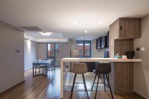 holiday inn express beijing shijingshan lakeview an ihg hotel