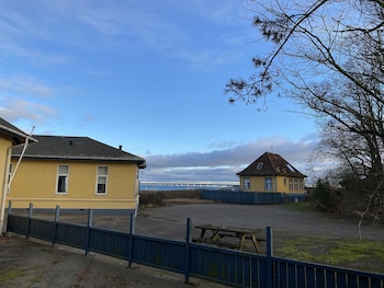 skaerven beachfront condos and cottage