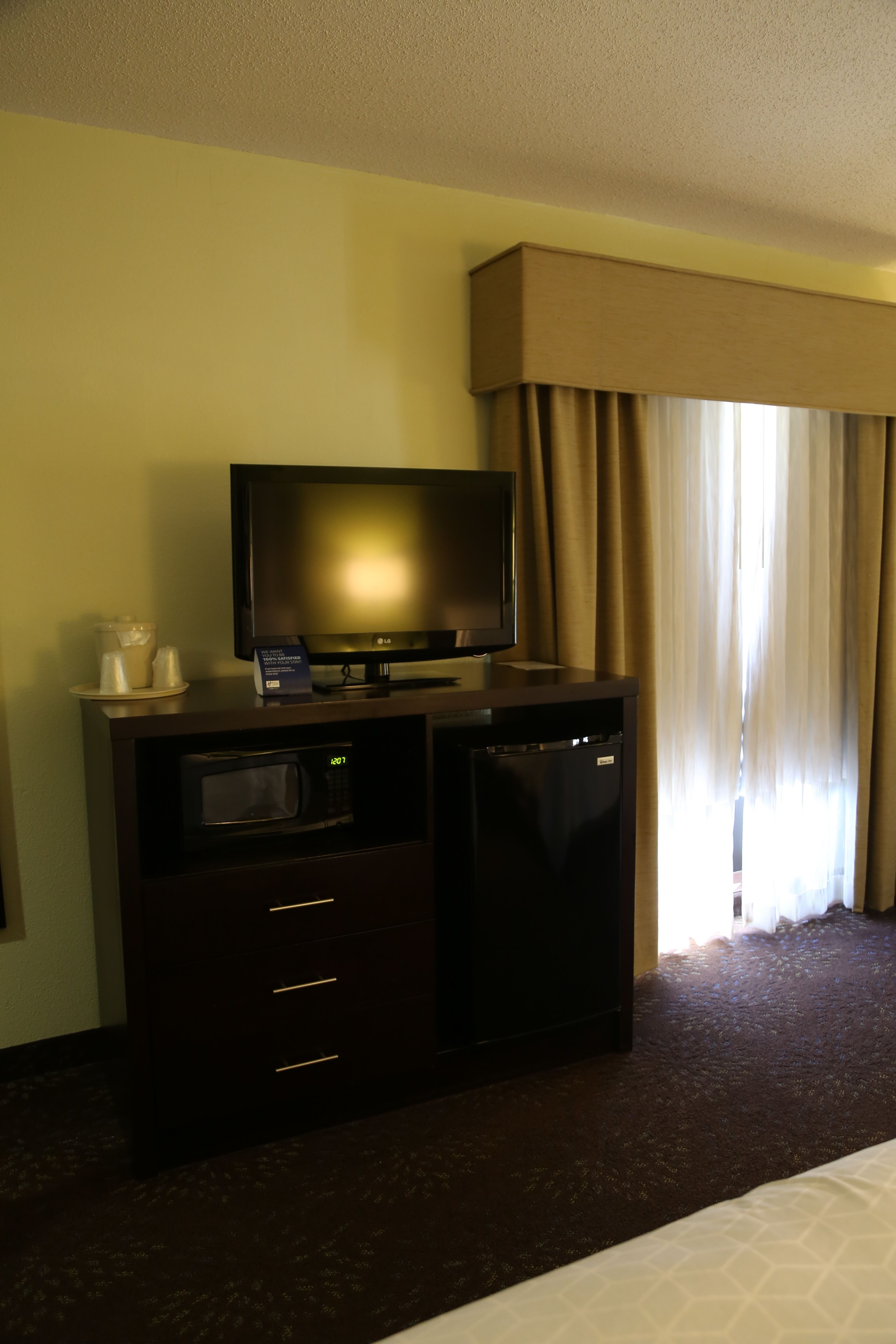 holiday inn express hotel and suites cleveland by ihg