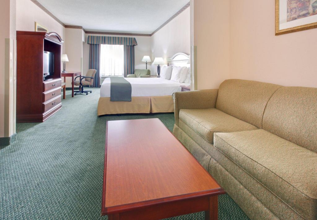 holiday inn express hotel and suites cleveland by ihg