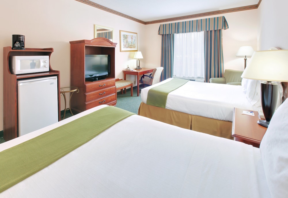 holiday inn express hotel and suites cleveland by ihg