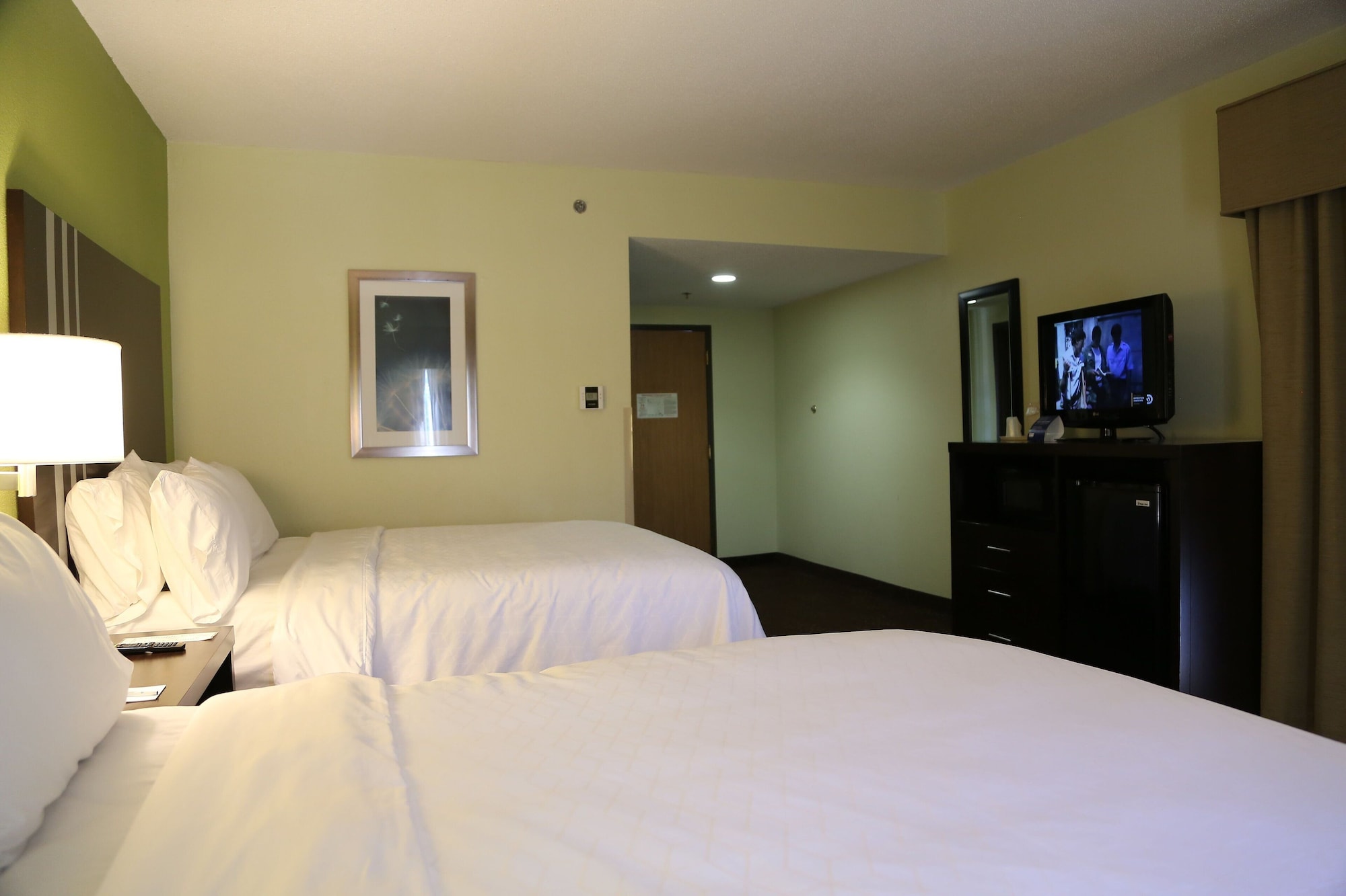 holiday inn express hotel and suites cleveland by ihg