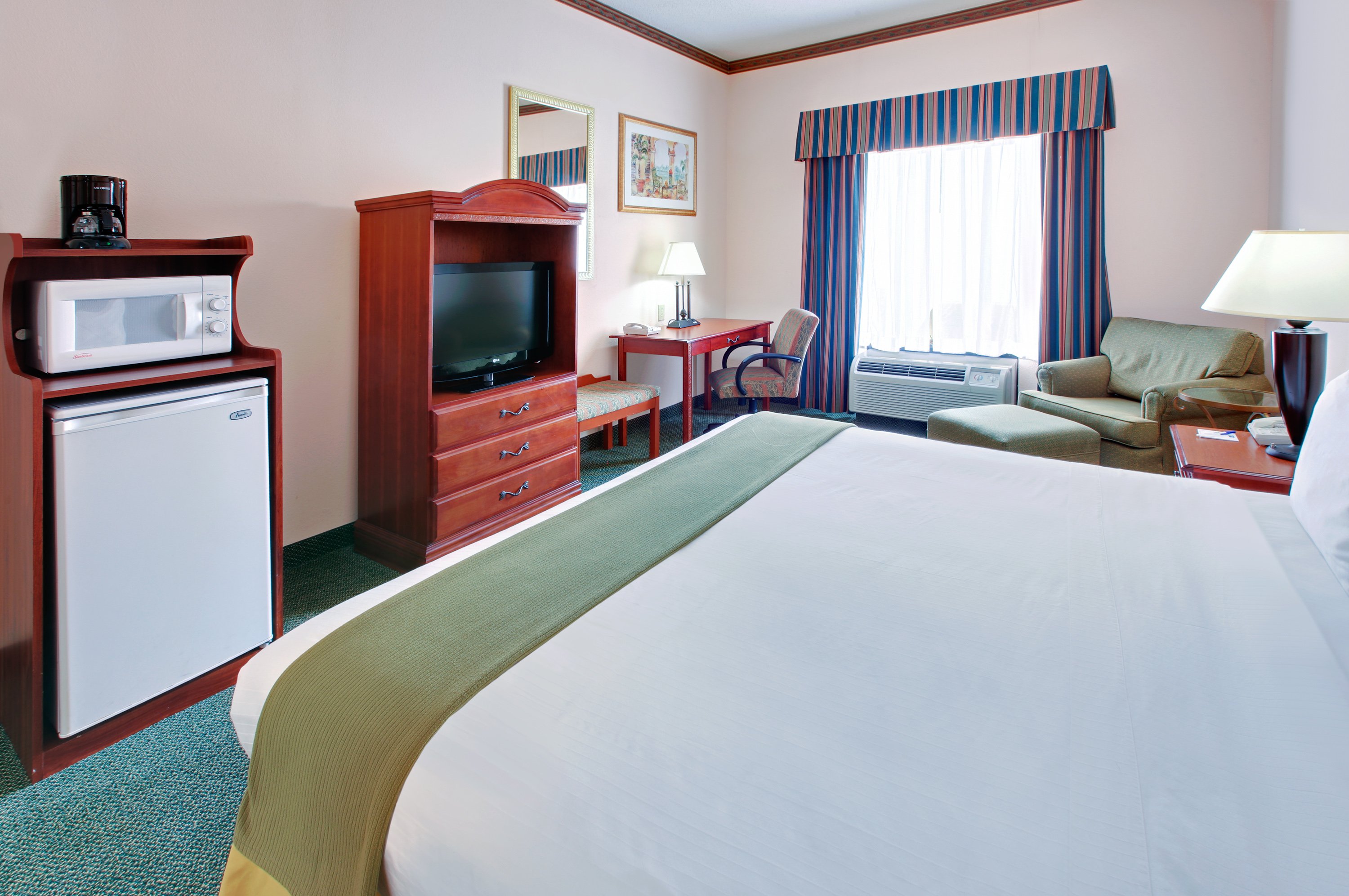 holiday inn express hotel and suites cleveland by ihg