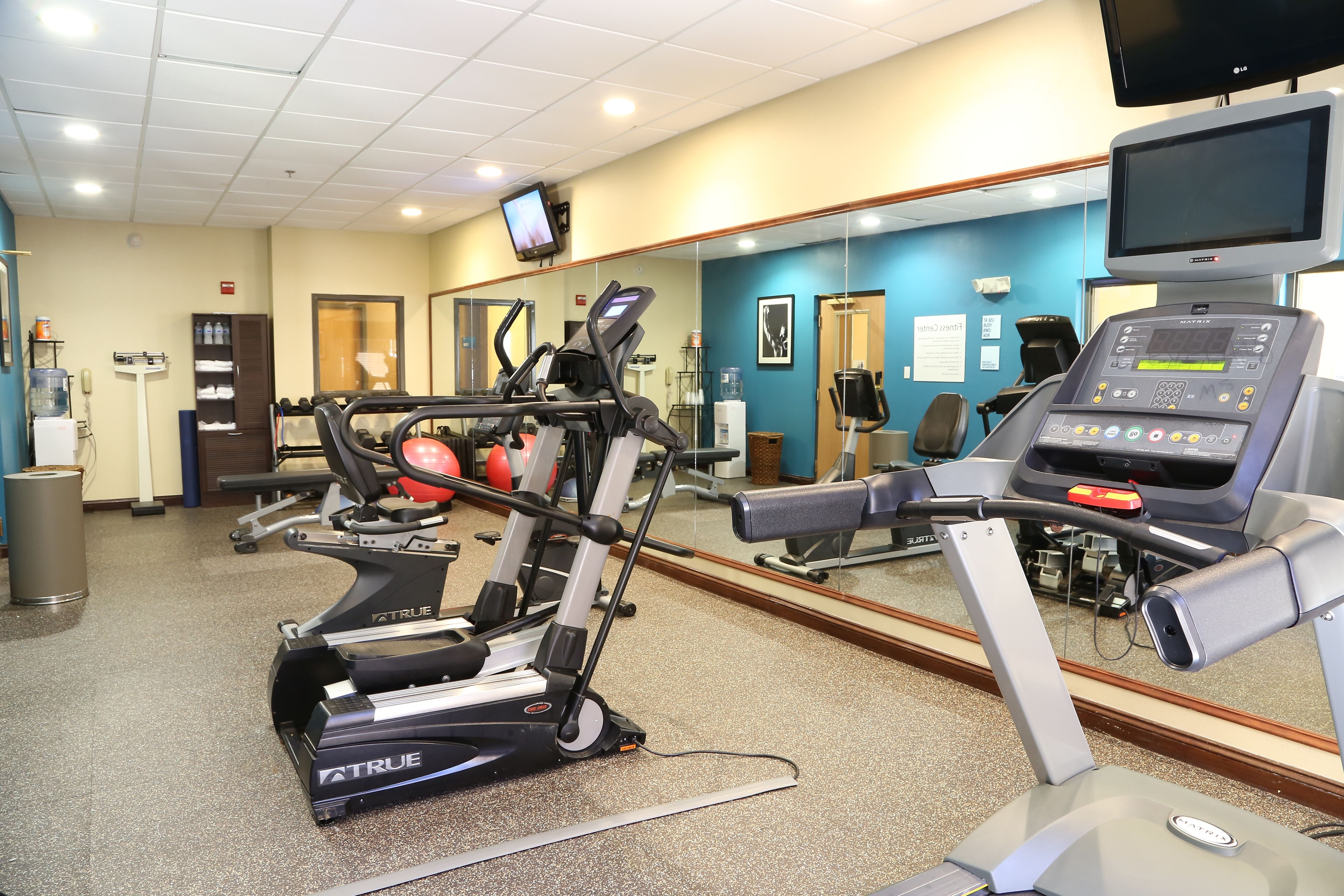 holiday inn express hotel and suites cleveland by ihg