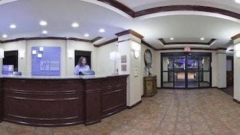 Holiday Inn Express Hotel & Suites Cleveland By Ihg,Greene County>>Cleveland,3 star