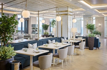the pearle hotel and spa autograph collection