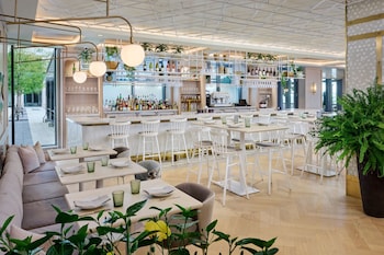 the pearle hotel and spa autograph collection