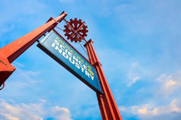 quay apartments salford quays