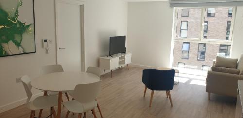 quay apartments salford quays