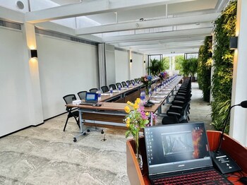 even hotel shenzhen nanshan an ihg hotel