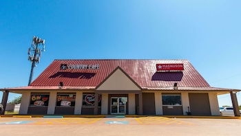 magnuson extended stay and suites airport hotel