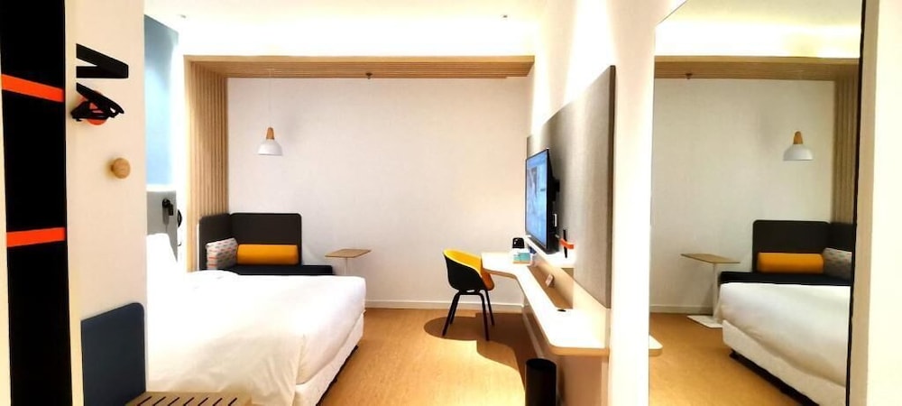 holiday inn express shenzhen north station an ihg hotel