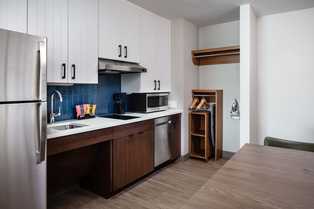 staybridge suites iowa city coralville an ihg hotel