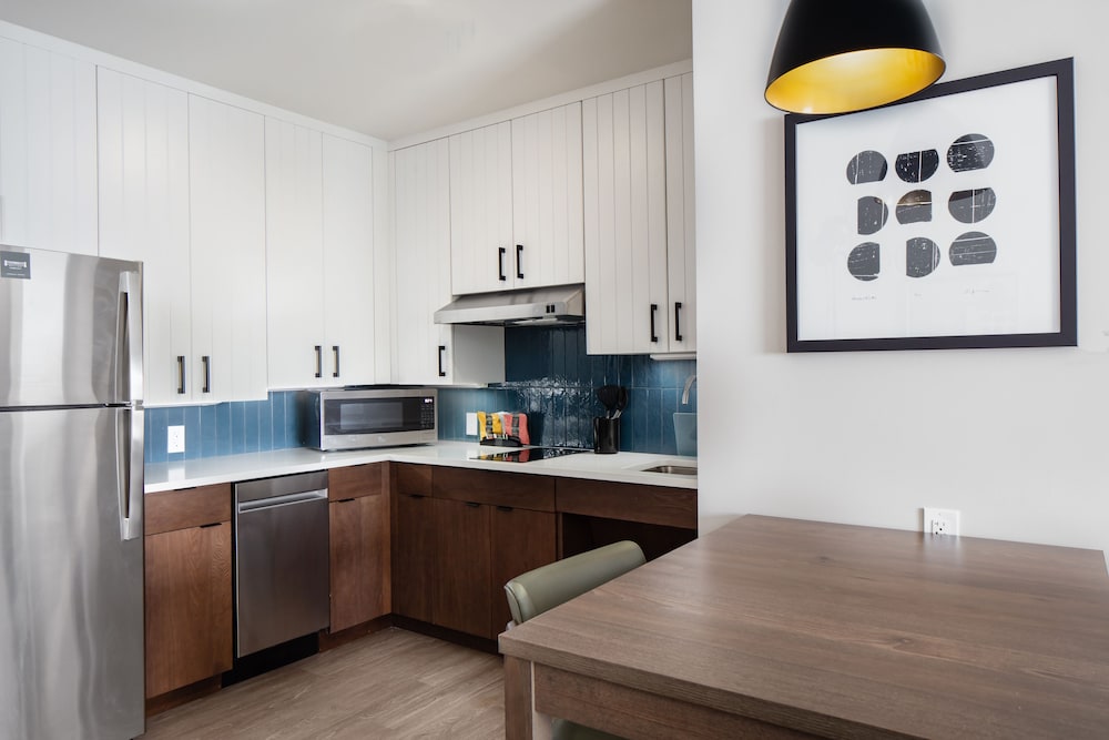 staybridge suites iowa city coralville an ihg hotel