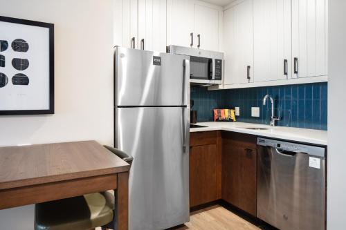 staybridge suites iowa city coralville an ihg hotel