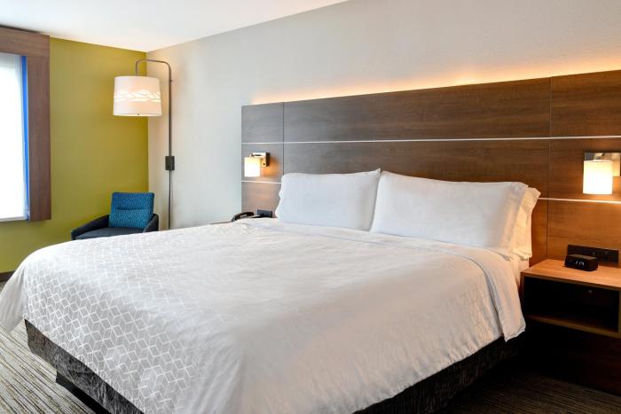 holiday inn express and suites ottawa an ihg hotel