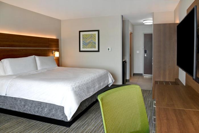 holiday inn express and suites ottawa an ihg hotel