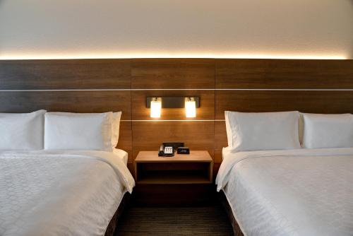holiday inn express and suites ottawa an ihg hotel