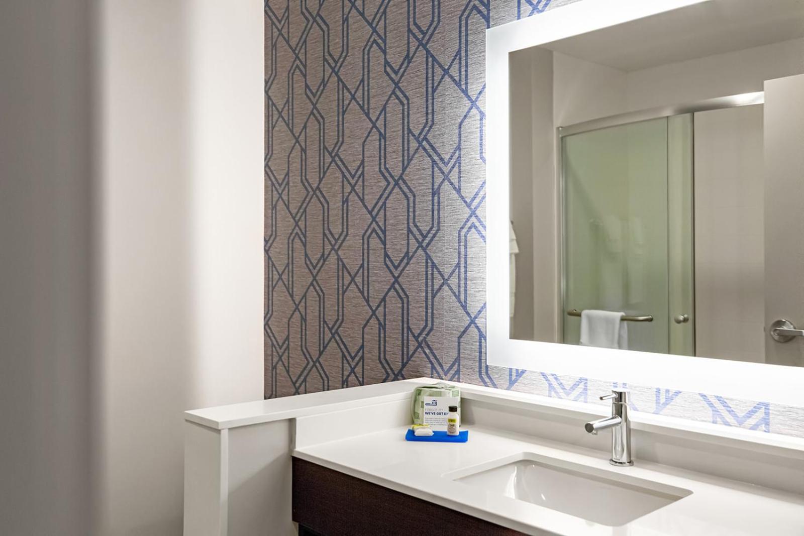 holiday inn express and suites sanford