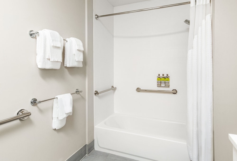 holiday inn express and suites sanford