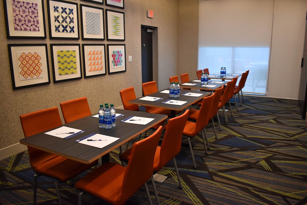 holiday inn express and suites sanford