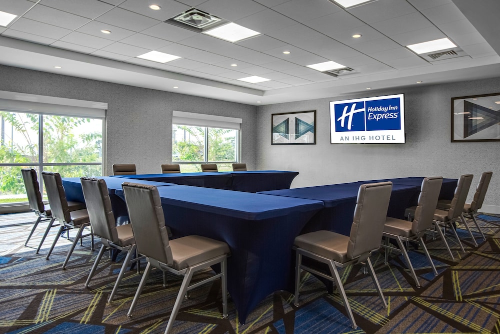 holiday inn express and suites sanford