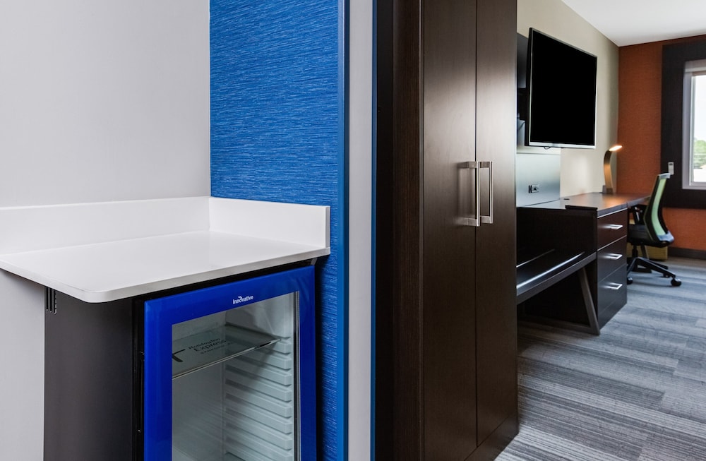 holiday inn express and suites sanford