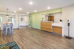 woodspring suites jacksonville campfield commons
