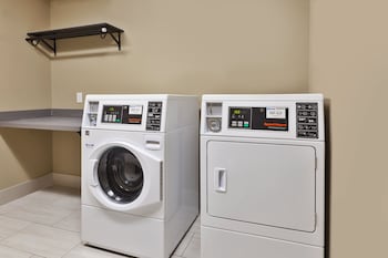 holiday inn express and suites milan sandusky area