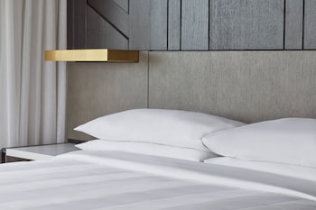 unc charlotte marriott hotel and conference center