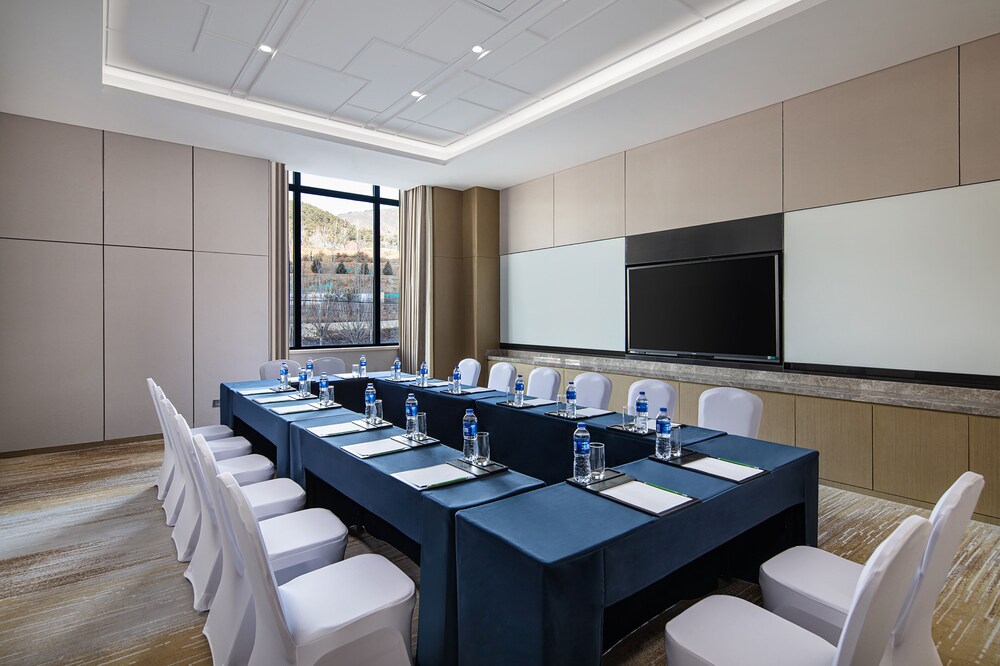 holiday inn express chengde park view an ihg hotel