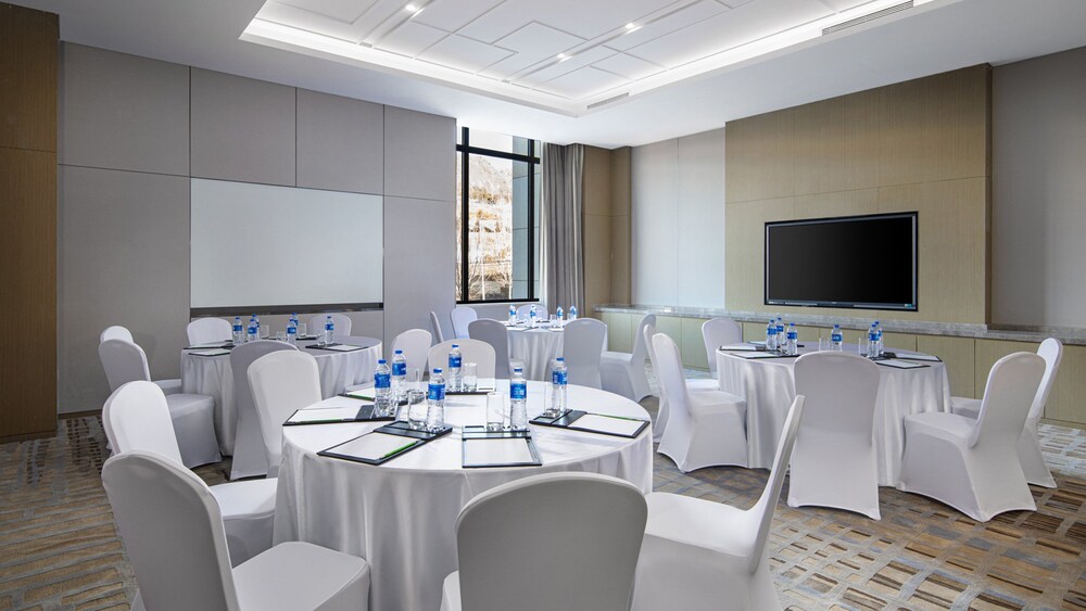 holiday inn express chengde park view an ihg hotel