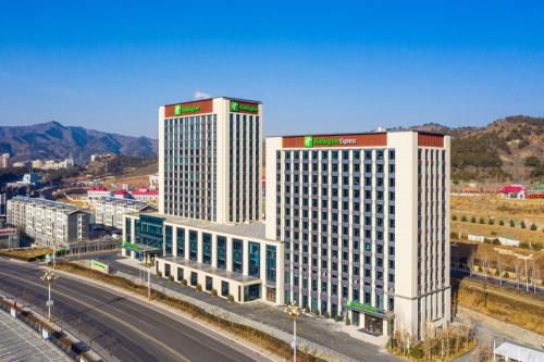 holiday inn express chengde park view an ihg hotel