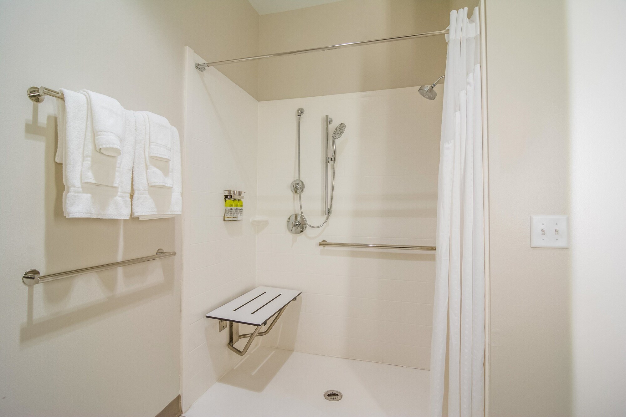 holiday inn express and suites asheboro an ihg hotel