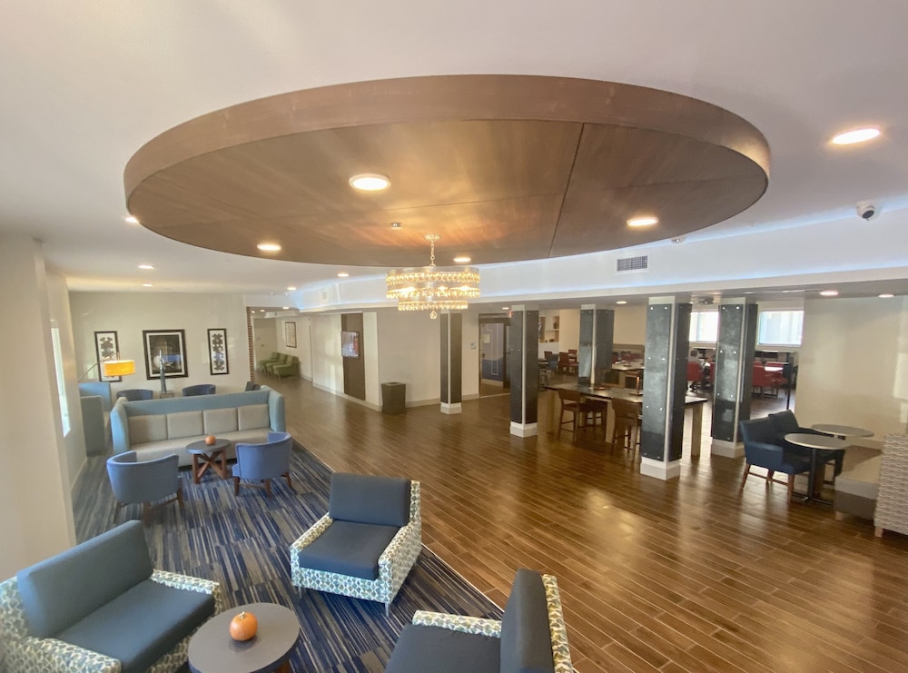 holiday express and suites dahlonega an ihg hotel