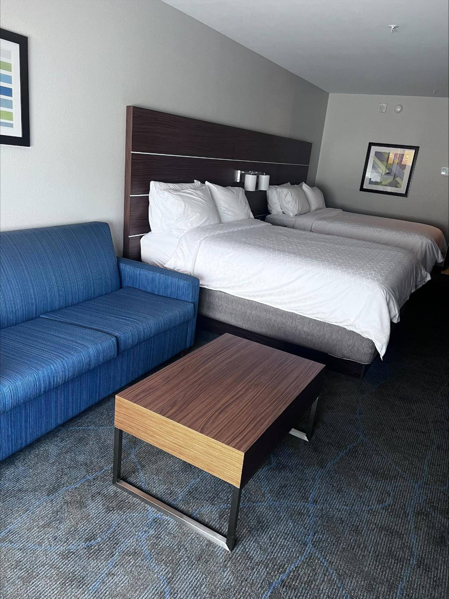 holiday express and suites dahlonega an ihg hotel