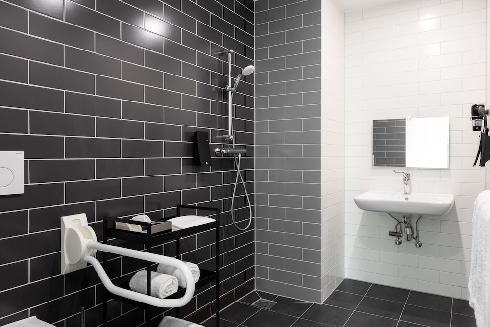 holiday inn express almere an ihg hotel