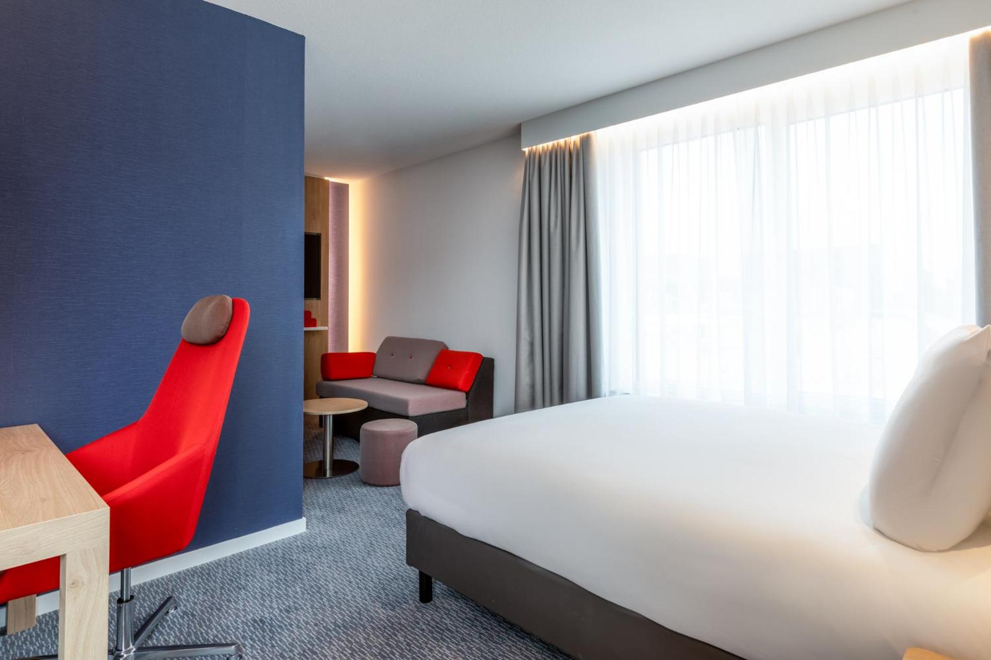holiday inn express almere an ihg hotel