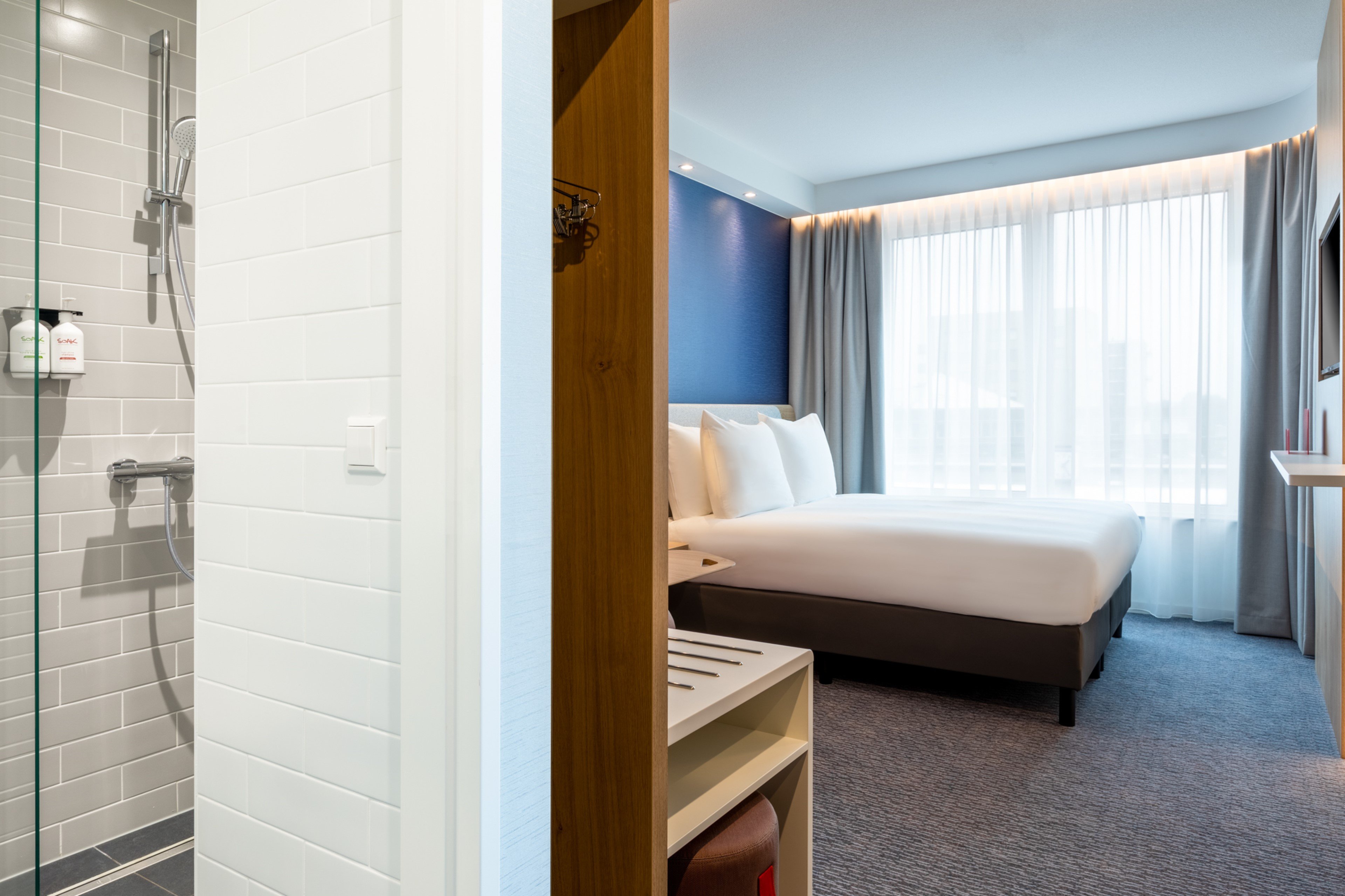 holiday inn express almere an ihg hotel