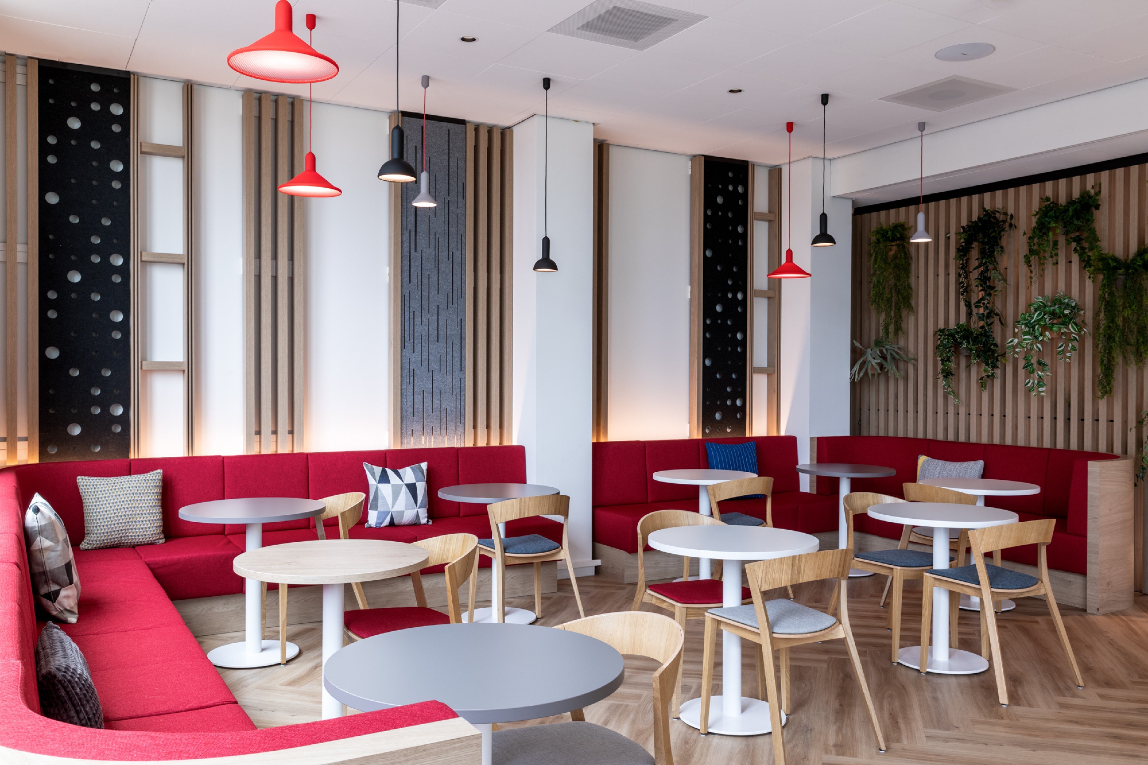 holiday inn express almere an ihg hotel