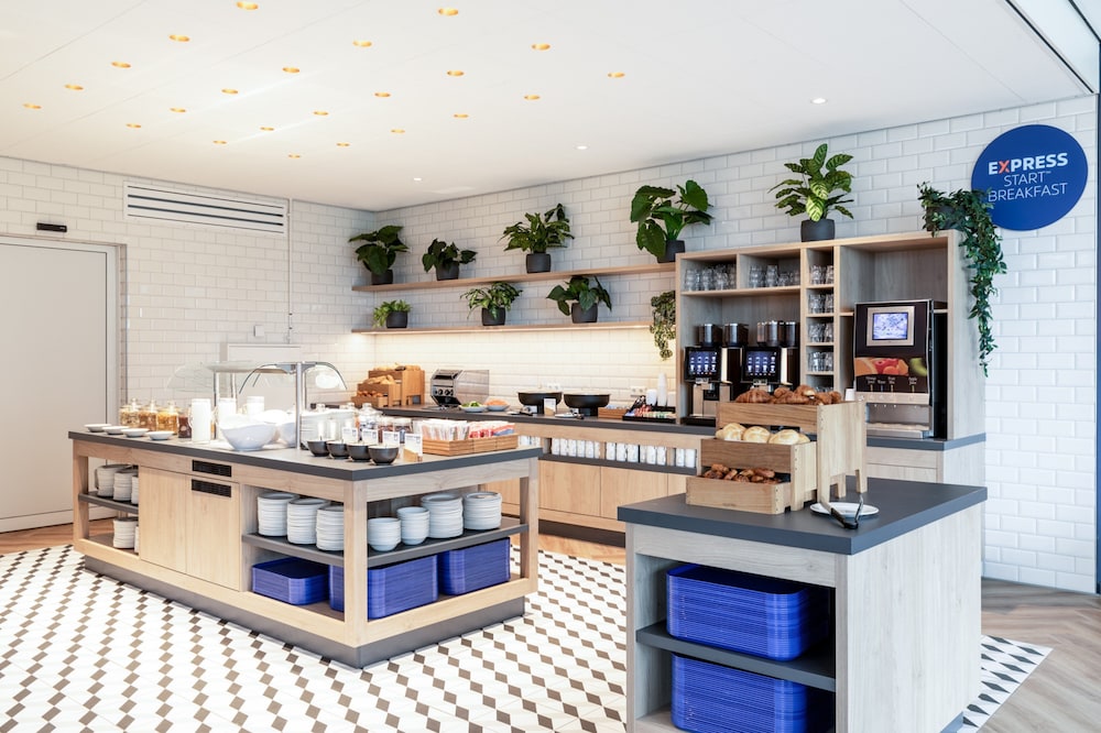 holiday inn express almere an ihg hotel